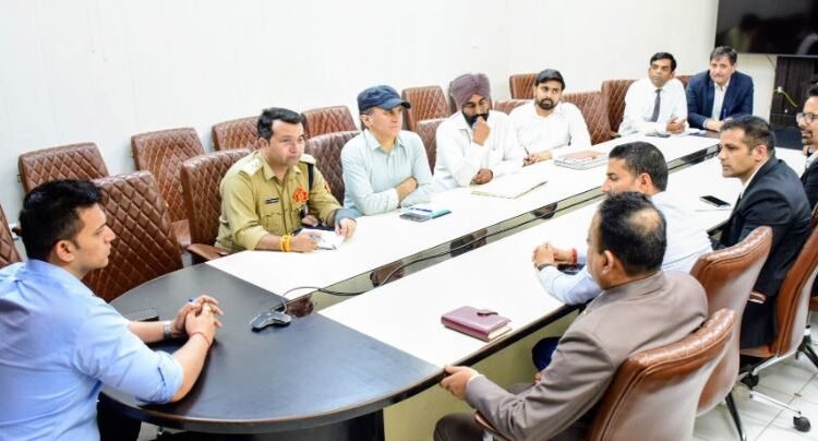 DC Jammu reviews availability of commercial LPG