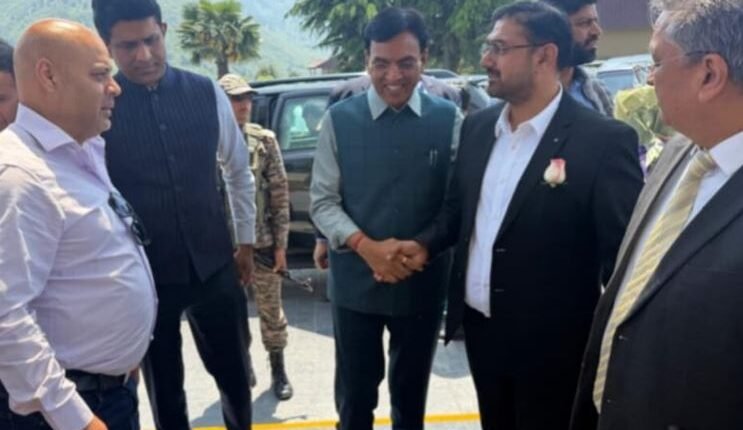 Satish Sharma Meets Union Minister Dr. Mansukh Mandaviya in Srinagar; Pushes for Strengthening Sports Ecosystem in J&K