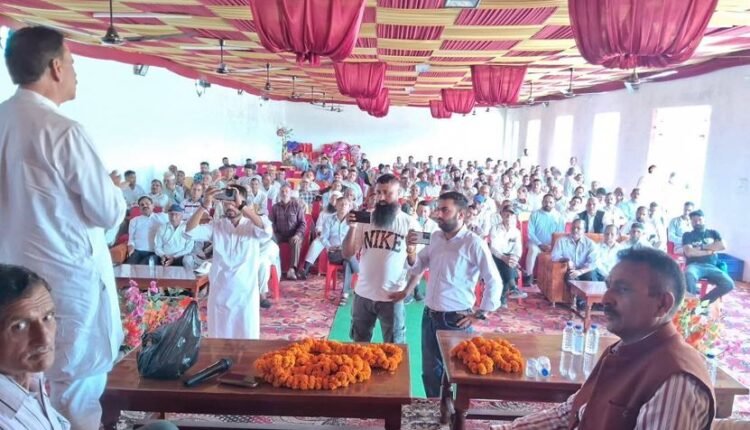 Dr Manohar flags rising unemployment, corruption; raises key public issues at Billawar Meet