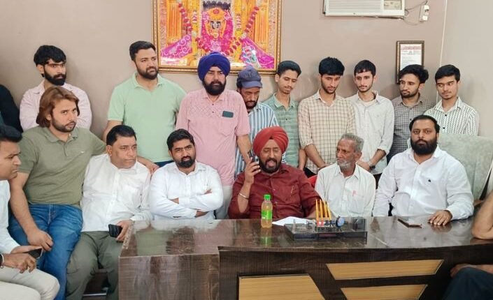 Daylight robbery in the Name of 5G”: Tony slams Telecom Giants, seeks TRAI crackdown & HC Intervention