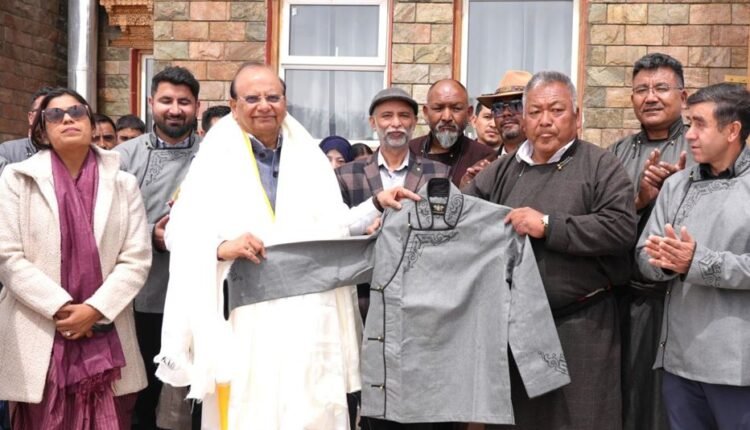 Following L-G Vinai Kumar Saxena’s intervention, UT Ladakh introduces traditional uniform for commercial drivers