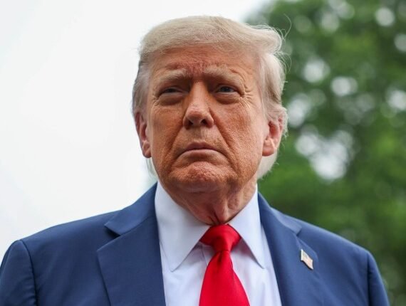 Trump Warns Iran of ‘Massive Bombing’ Despite Emerging Peace Deal Reports