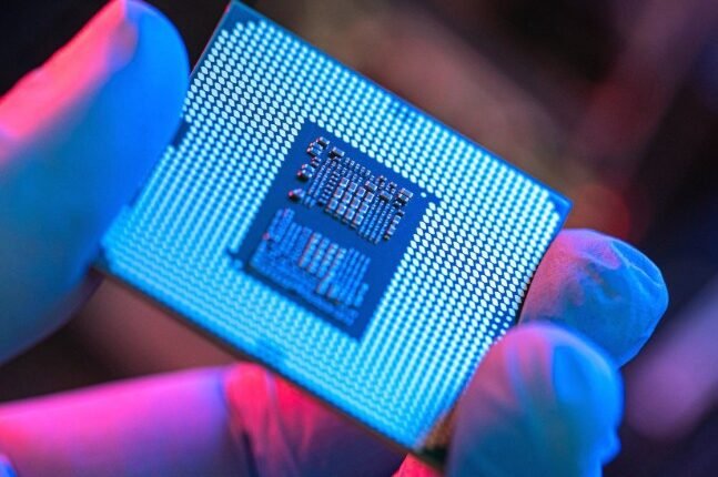 US-China Trade Tensions Rise Over Advanced Semiconductor Restrictions