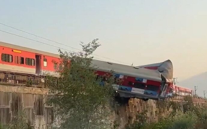 Ujjaini Express Coaches Jump Tracks Near Rishikesh, No Injuries Reported