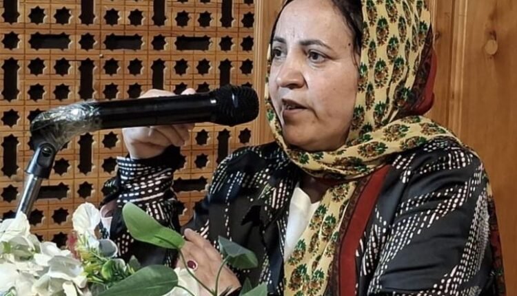 Sakeena Itoo inaugurates PGRP Conclave-2026 at GDC Srinagar