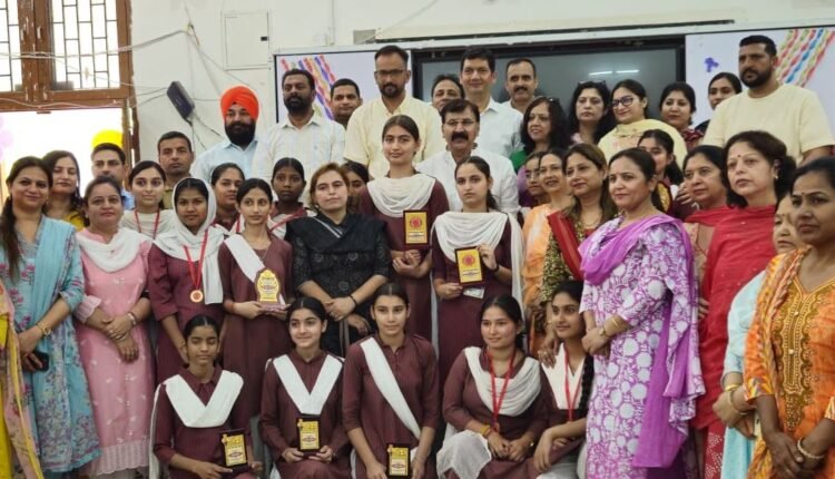 MLA Arvind felicitates meritorious students at GGHSS Canal Road