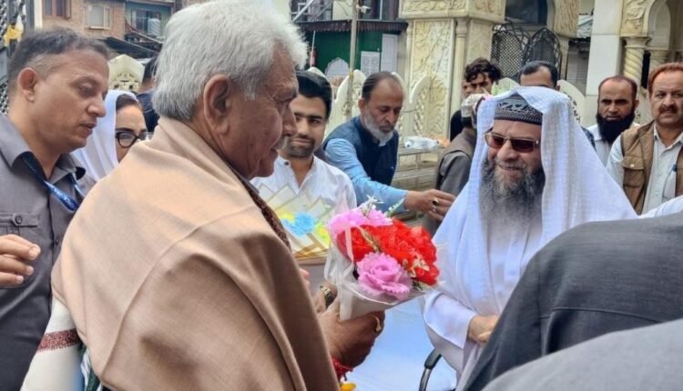 Lieutenant Governor visits sacred Hazratbal Shrine; reviews preparations for the upcoming auspicious festival of Eid ul-Adha