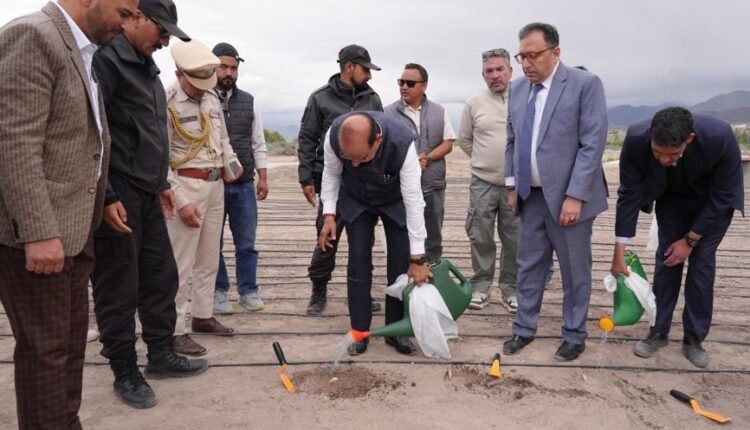 L-G Vinai Kumar Saxena lays foundation stone of country’s first-of-its-kind high-altitude Flower Fields