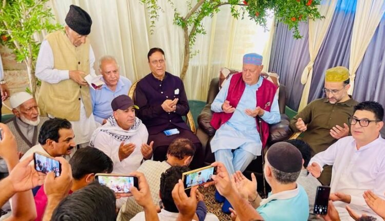 Dr. Farooq, Omar Abdullah pay tributes to Mirza Afzal Beg, Ghulam Mohi-Ud-Din Shah on their death anniversaries