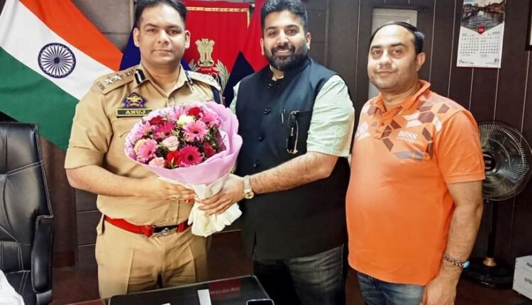 BBIA Delegation Meets SSP Samba; Raises Security, Drug Menace and Traffic Concerns