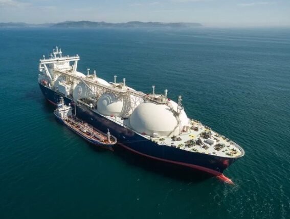 LNG Tanker Traffic Through Strait of Hormuz Picks Up Amid Energy Market Watch