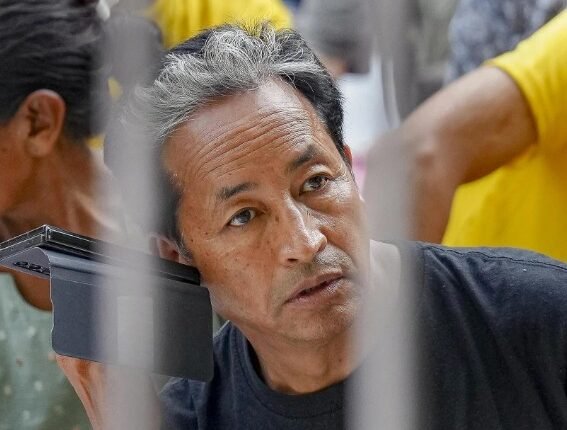 Uddhav Thackeray Extends Support to CJP and Sonam Wangchuk’s Protest, Appeals to Activist to End Fast