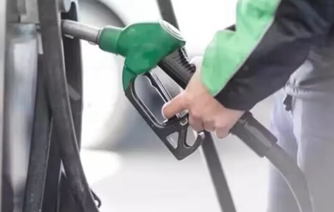 Kejriwal Urges PM Modi to Review E20 Petrol Policy, Seeks Meeting for Availability of Pure Petrol Option at Fuel Stations