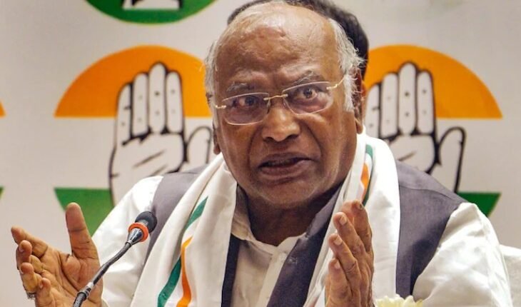Kharge Slams Police Action Against Protesters, Says It Is Not How a ‘Mother of Democracy’ Treats Its Citizens