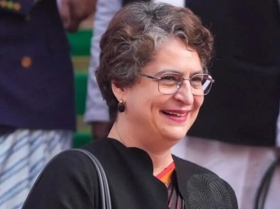 Sonia Gandhi Visits Police Station to Meet Detained Priyanka Gandhi