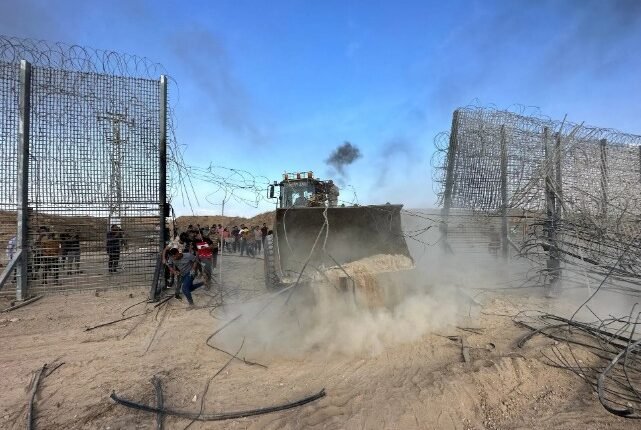 Israel Redraws Gaza Landscape with Giant Earthen Barrier Amid Truce Deadlock