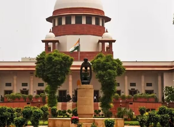 Supreme Court Refuses Urgent Hearing on Plea Challenging Police Action During CJP Protest