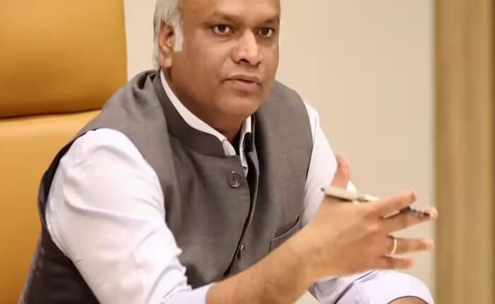VHP Hits Back at Priyank Kharge Over RSS Remarks, Accuses Congress of Twisting History