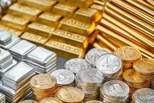 Gold Holds Firm at ₹1.47 Lakh per 10 Grams in Delhi, Silver Rebounds by ₹500
