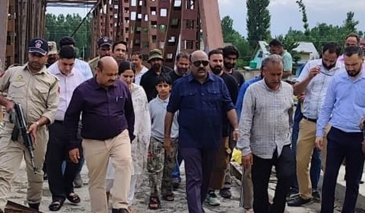 Deputy Chief Minister inspects under-construction Seerbagh–Sempora Bridge in Srinagar