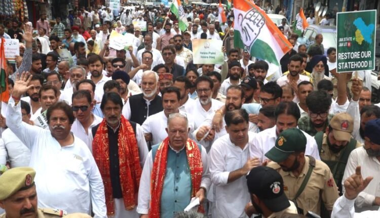 J&K Congress Stages Sit-In for Statehood, March to Lok Bhavan Stopped; Dozens Detained