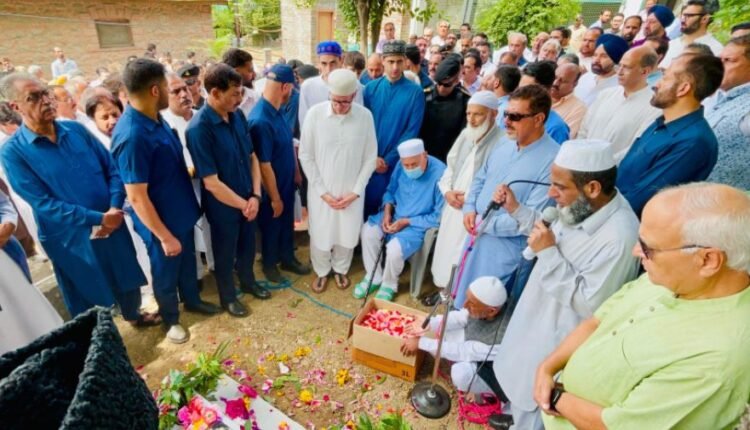 Hundreds attend Ijtema Fateha Khawani of Dr. Sheikh Mustafa Kamal