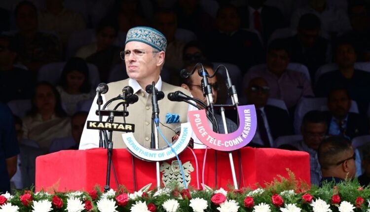 CM Omar Abdullah Hoists Tricolour in Srinagar, Reaffirms Statehood and Constitutional Guarantees for J&K