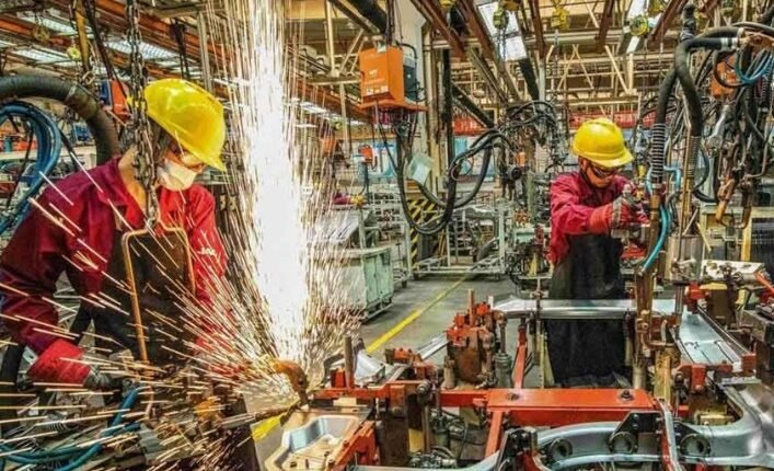 Manufacturing Activity Gains Momentum as India’s Factory Output Expands