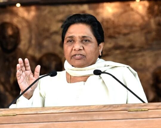 Mayawati Targets SP Over PDA Inclusion, Accuses Party of Changing Stance Like a ‘Chameleon’