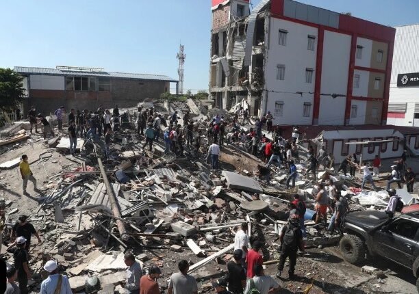 7.4-Magnitude Earthquake Strikes Western Colombia, Killing 79 and Collapsing Buildings