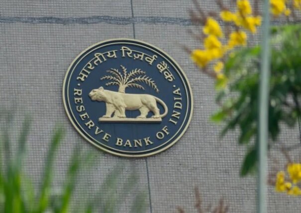 RBI to End FCNR(B) Swap Facility Early After $50 Billion Inflows