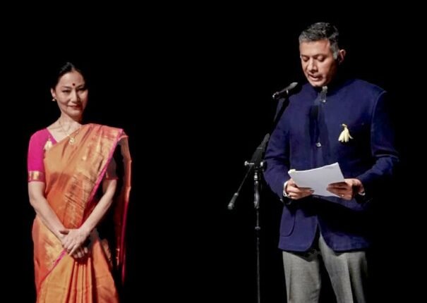 Chinese Twins Mesmerise Beijing Audience With Bharatanatyam Arangetram Performance