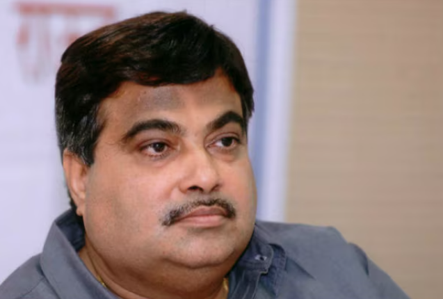 Gadkari Urges Entrepreneurs to Uphold Values, Says Integrity Builds Credibility