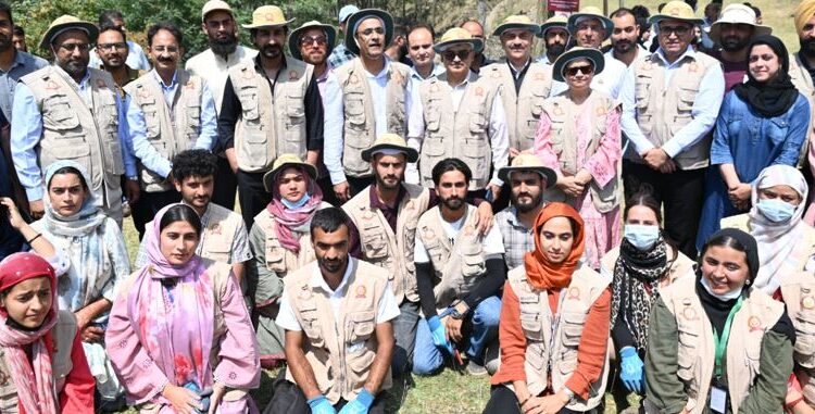 Chief Secretary visits Zehanpora Archaeological Site, marks commencement of Phase-II excavation