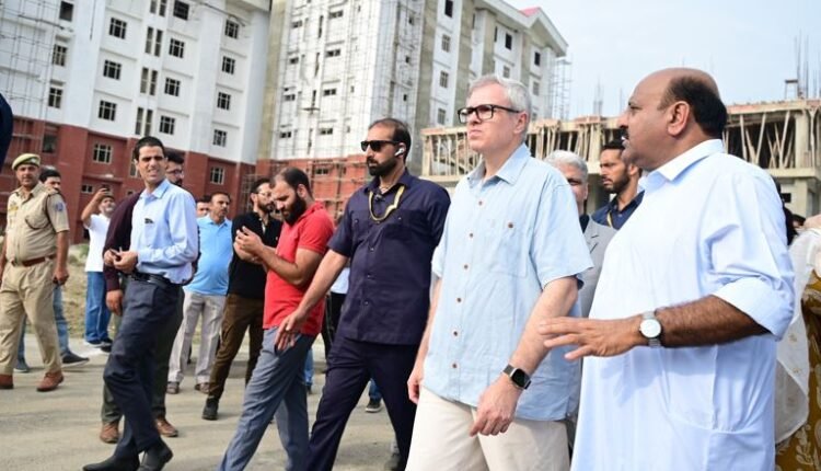 Early-Morning Development Blitz: CM Omar Inspects Key Projects Across Srinagar