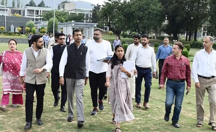 Div Com reviews preparations for 1st International Film Festival of J&K