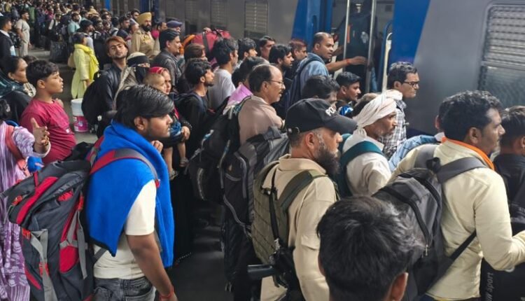 Successful Operation of Special Trains for Convenience of Passengers Stranded in Kashmir Due to National Highway Blockade
