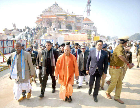 Adityanath Visits Ram Temple, Welcomed by Newly Appointed CEO