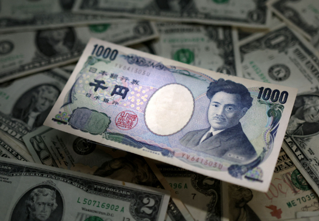 Yen Strengthens as Dollar Wobbles, Oil Nears $100 and Weighs on Market Sentiment