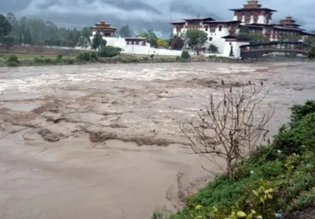 Bhutan to Hold Glacial Lake Outburst Flood Evacuation Drill at Punakha Dzong on Sept 11