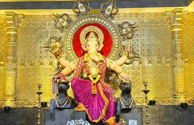 Bollywood Stars Join Ganesh Chaturthi Celebrations Across Mumbai