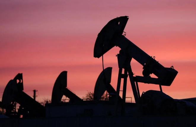 Oil Prices Extend Decline as Middle East Supply Concerns Ease