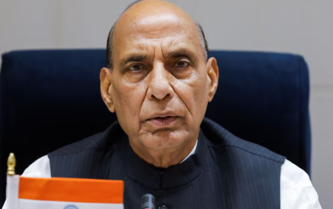 Karnataka CM Meets Rajnath Singh, Seeks Armed Forces Contingents for Mysuru Dasara, Raises 7 Land Issues