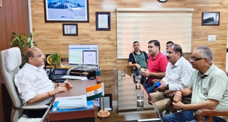 CCI Delegation Meets DRM Jammu, Raises Concerns of Shopkeepers and Tourists