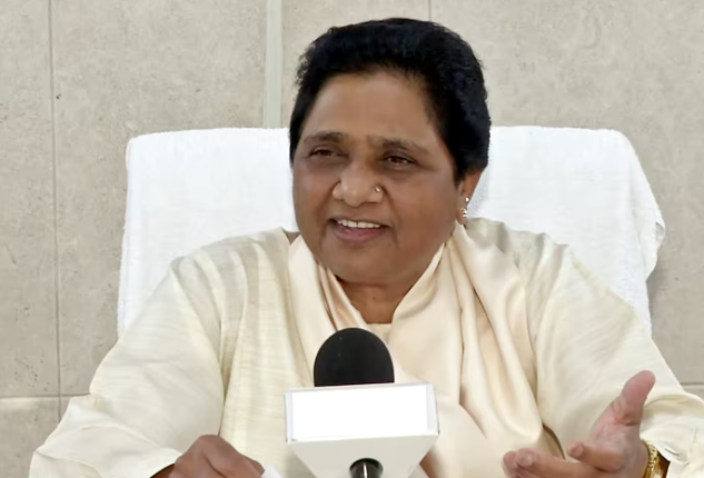 RS Polls: Mayawati Accuses SP of Dynastic Politics, Favouring Wealthy Candidates