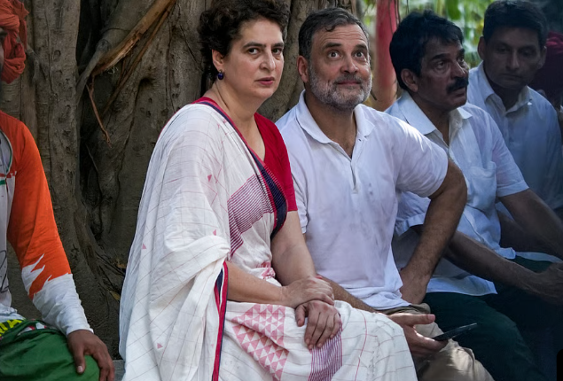 Rahul, Priyanka Booked for Allegedly Entering Akashvani Bhawan Without Permission