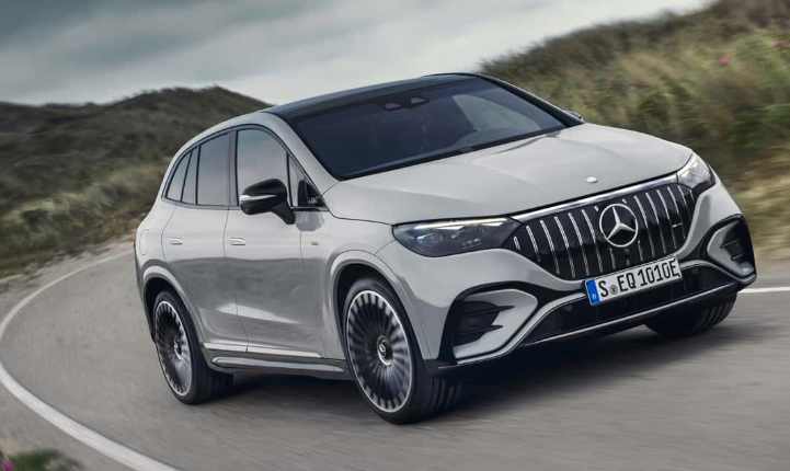 Mercedes-Benz Q3 Sales Fall 8% as China Weakness Overshadows EV Growth
