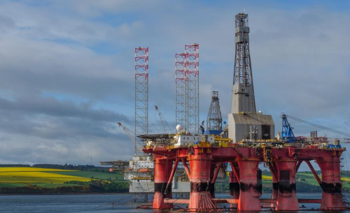 UK’s Burnham Weighs Approval for North Sea Oil and Gas Drilling