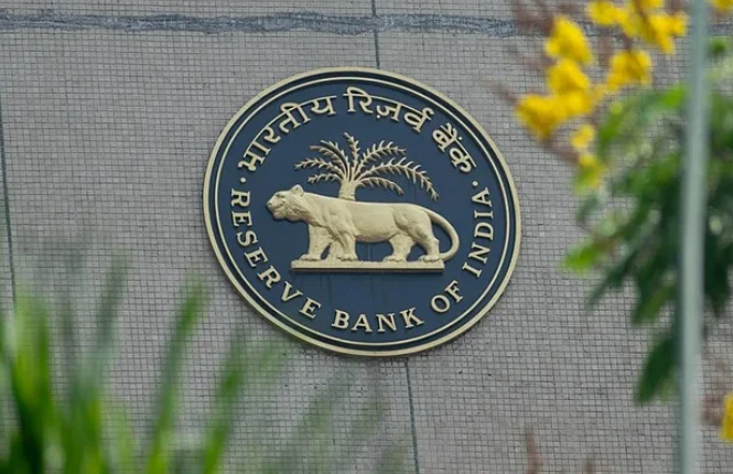 RBI Tightens Scrutiny of Large Overseas Investments Amid Rupee Pressure