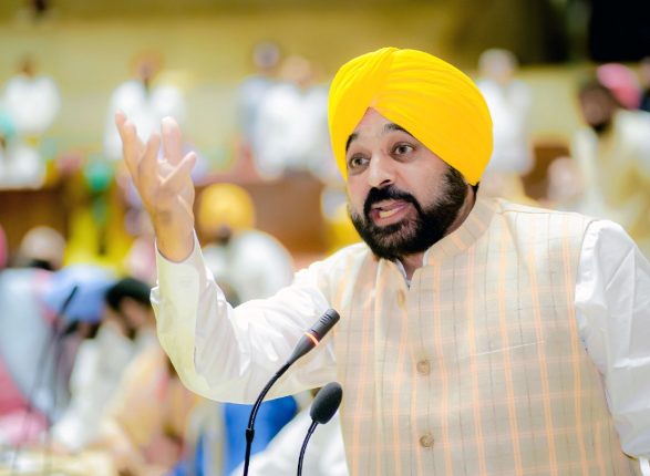 Punjab CM Mann Urges Schoolchildren to Chase Dreams with Honesty and Hard Work